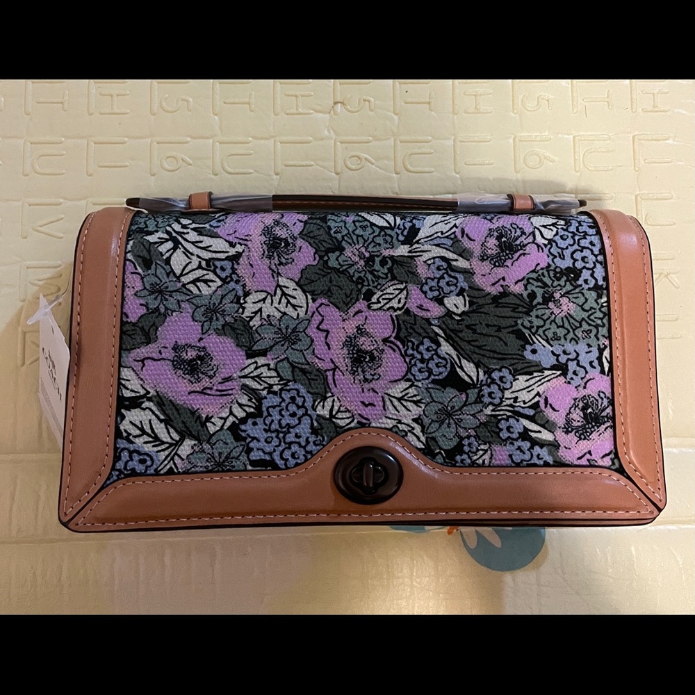 Coach Riley Chain Clutch With Heritage F